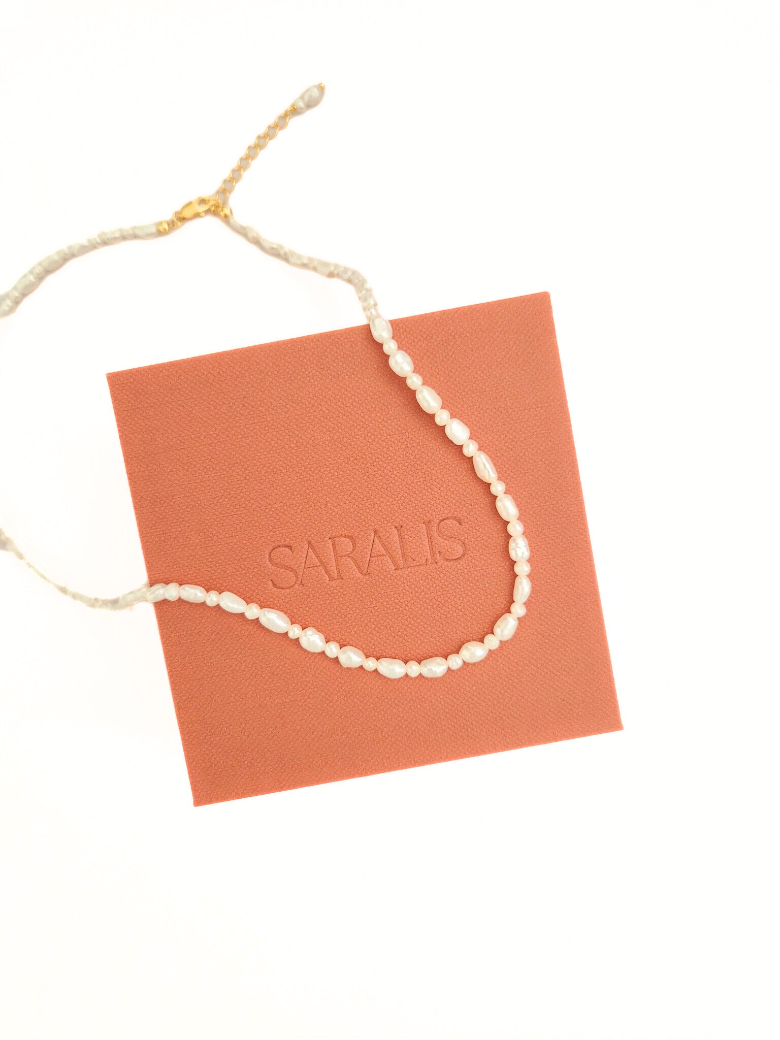 Colier perle naturale  de dimensiuni diferite, intecalate, cadou craciun, Saralis