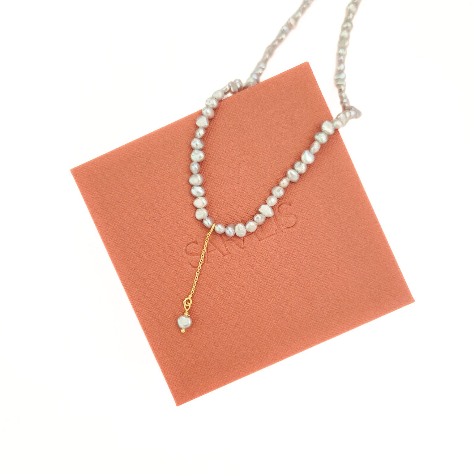 colier din perle naturale de cultura gri, cu lant, marca Saralis, cadou Craciun