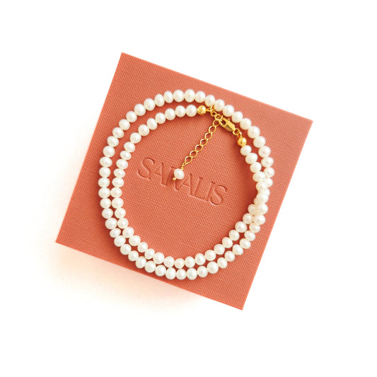 Colier realizat manual din argint 925 placat cu aur 24K, perle de cultura rotunde, cadou Craciun, designer roman