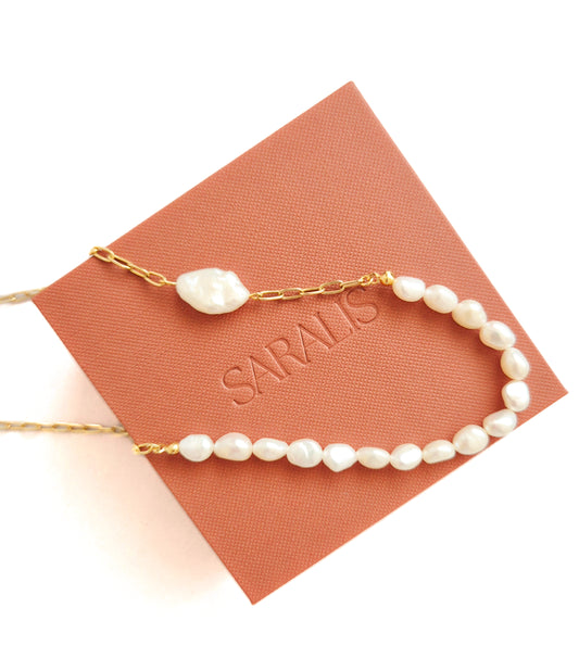 colier din argint placat cu aur de 24k si perle baroc, realizat manual in atelierul Saralis