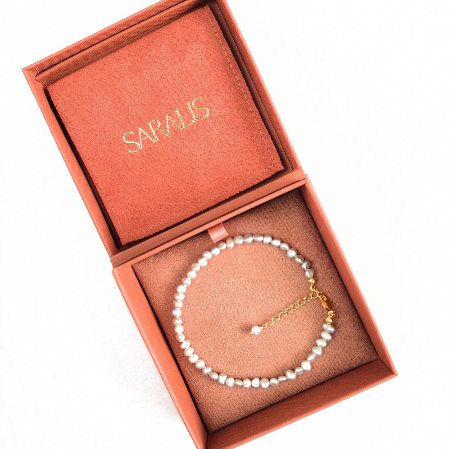 Bratara din perle naturale gri, argint placat cu aur de 24k, colectia Saralis, cadou Craciun